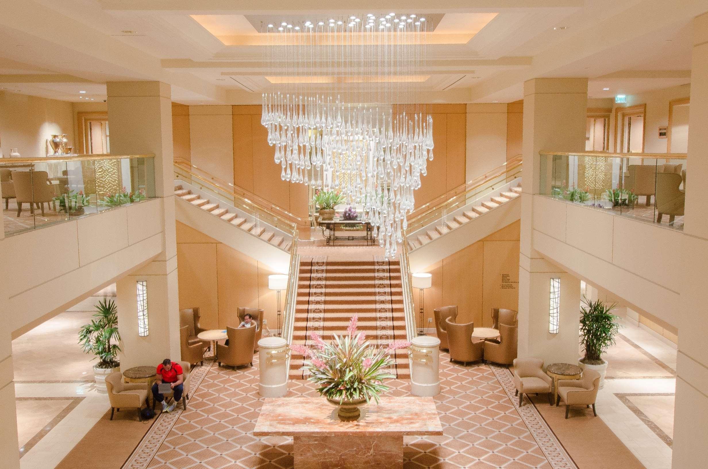 Hilton Angeles Airport
