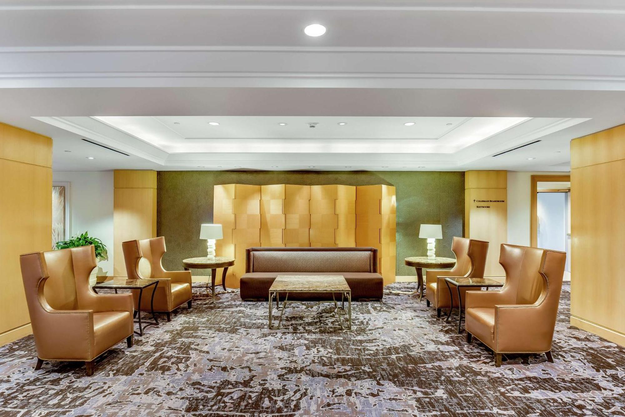 Hilton Angeles Airport Hotel 4*